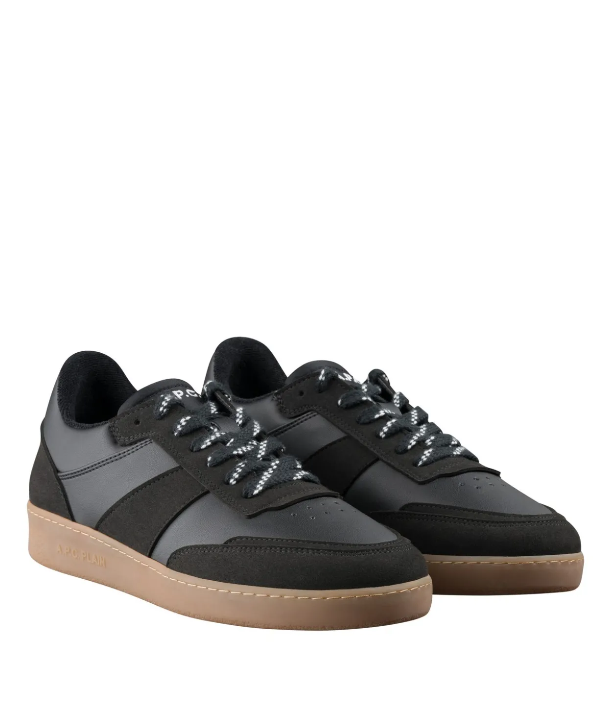 Plain trainers